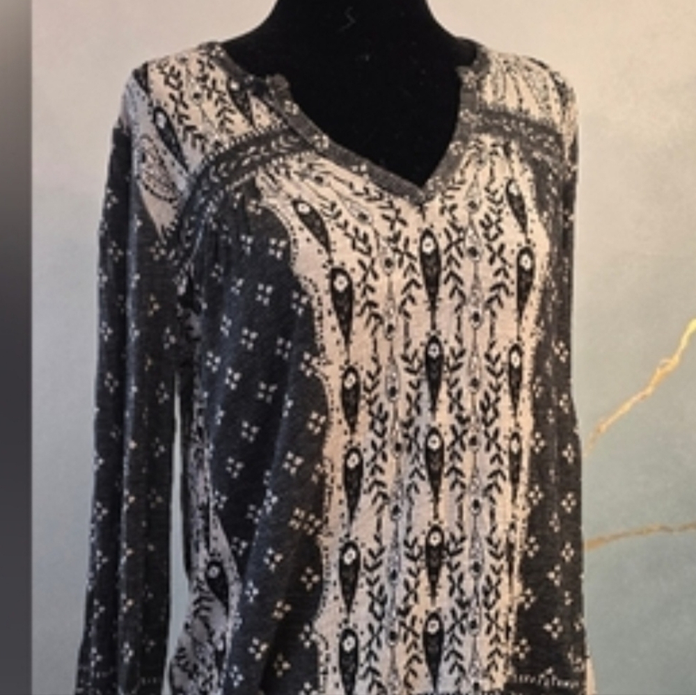 Lucky Brand Soft Charcoal Grey and Cream Boho V Neck Henley Top Long Sleeve S